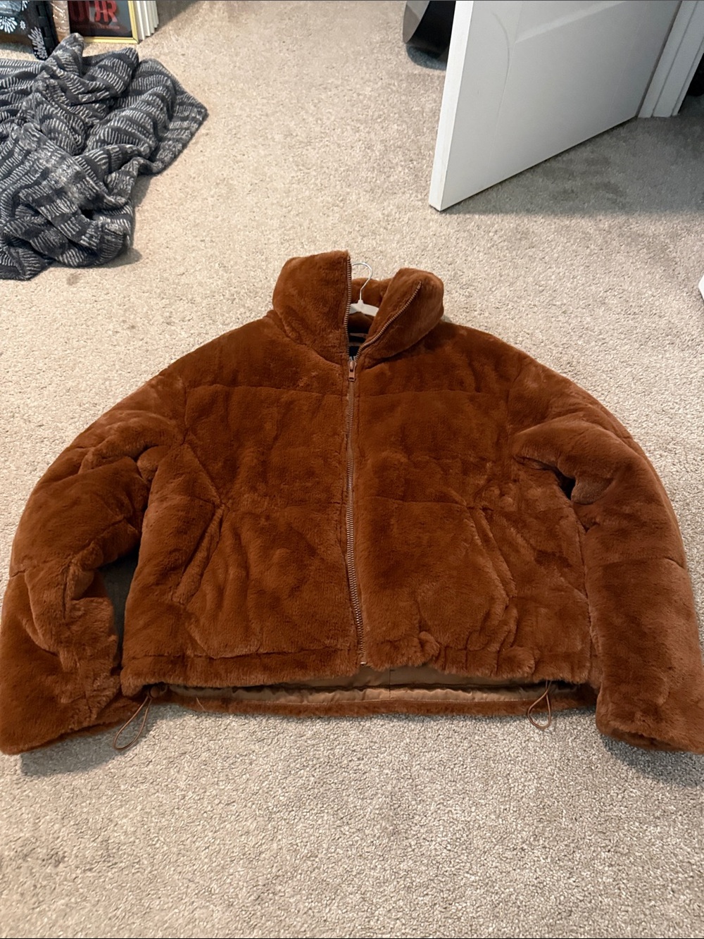 Apparis fluffy jacket